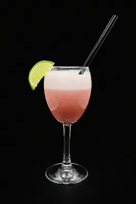 Коктейль Клубнично-Банановый дайкири (Banana Daiquiri) Изображение Коктейль Клубнично-Банановый дайкири (Banana Daiquiri) - GRILL HOUSE