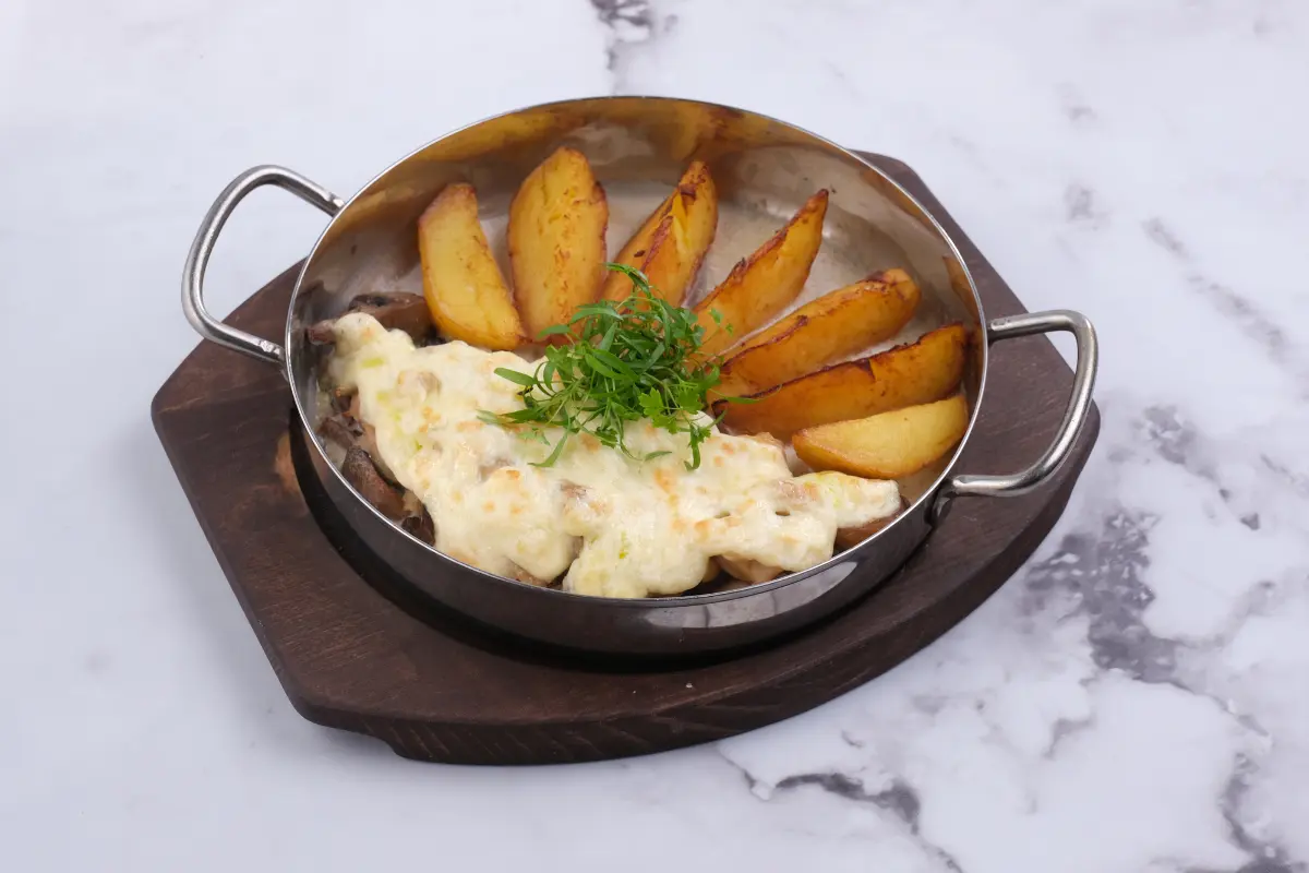 Жаровня с курицей Изображение Жаровня с курицей - МАМА