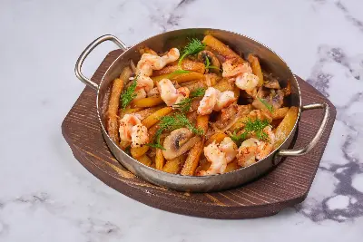 Жареный картофель с креветками Изображение Жареный картофель с креветками - МАМА