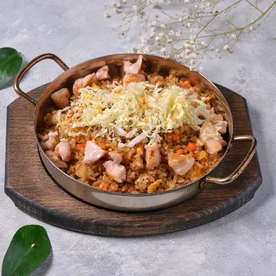 Жареный рис с курицей Изображение Жареный рис с курицей - МАМА