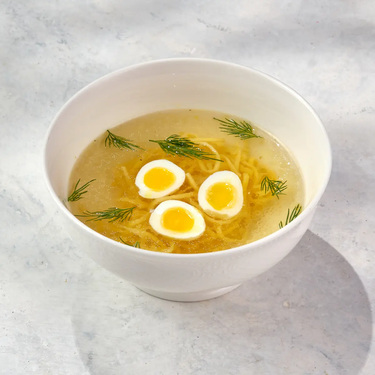Куриный бульон с лапшой Изображение Куриный бульон с лапшой - МАМА