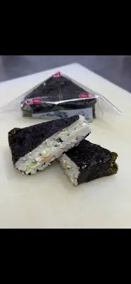 Онигири с крабом Изображение Онигири с крабом - Сытый Япоша